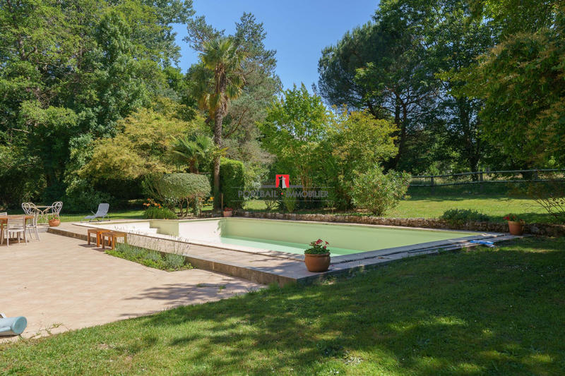 Maison - 272 m² - 7 pièces