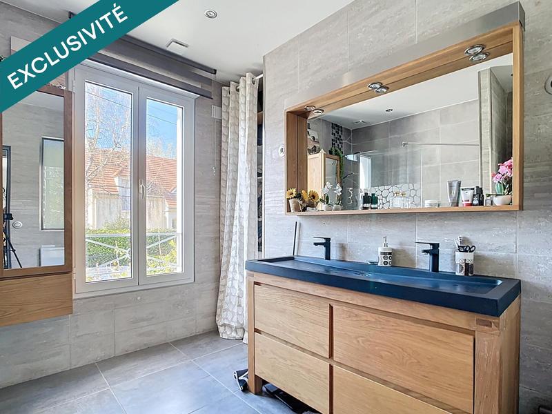 Maison - 94 m² - 5 pièces