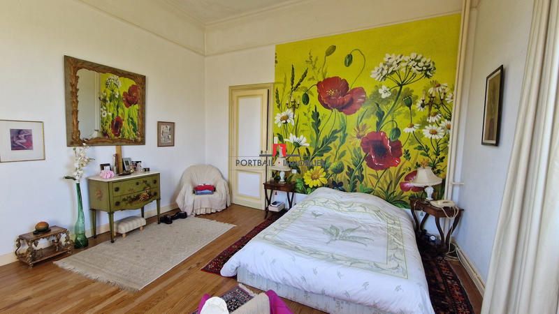 Maison - 354 m² - 10 pièces