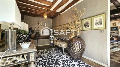 Maison - 337 m² - 11 pièces