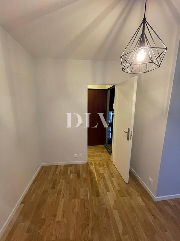 Appartement - 75 m² - 5 pièces