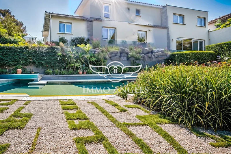 Maison ancienne - 160 m² - 7 pièces