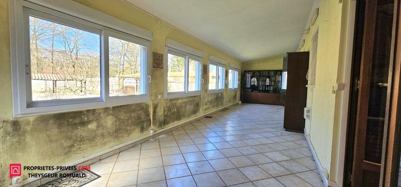 Maison - 228 m² - 9 pièces