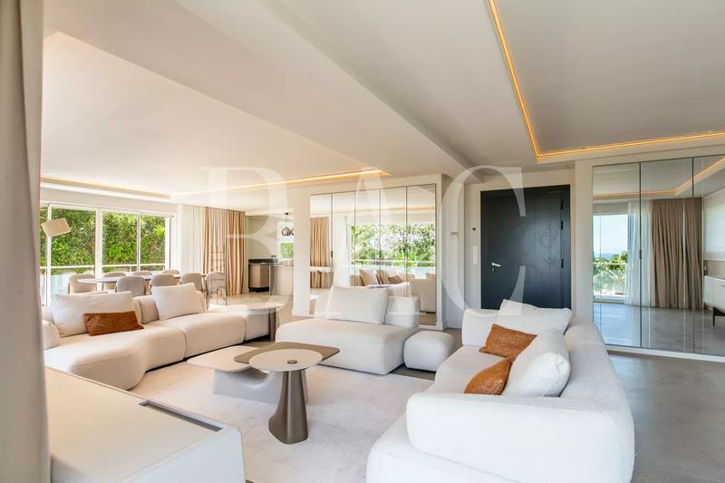 Villa - 320 m² - 8 pièces