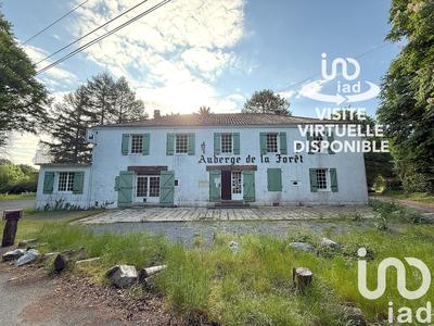 Maison - 390 m² - 13 pièces