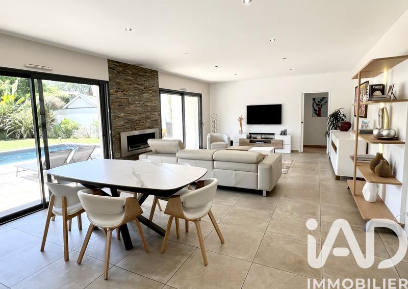 Maison - 189 m² - 7 pièces