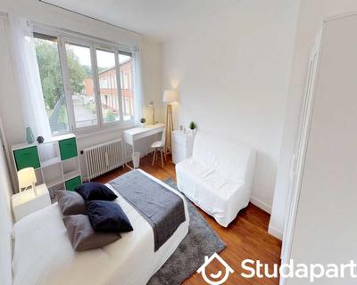 Chambre - 80 m² - 1 pièce