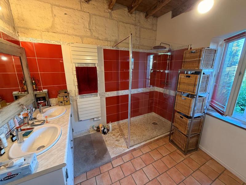 Maison - 220 m² - 6 pièces