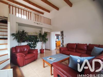 Maison - 215 m² - 9 pièces