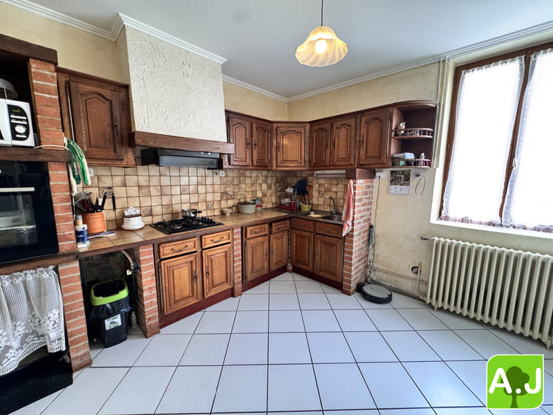 Maison ancienne - 210 m² - 7 pièces