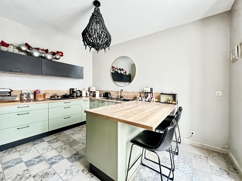 Propriété - 468 m² - 17 pièces