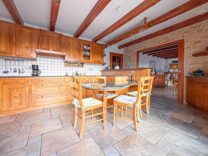 Demeure - 155 m² - 8 pièces