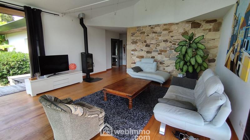 Maison - 180 m² - 7 pièces