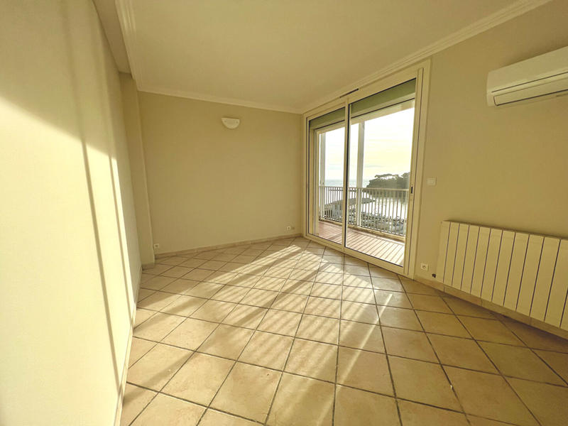 Appartement - 99 m² - 4 pièces