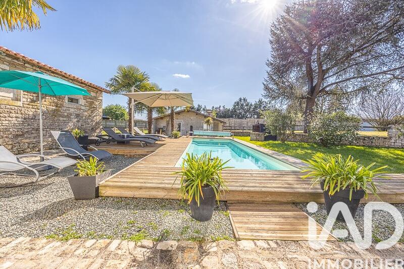 Maison - 265 m² - 8 pièces