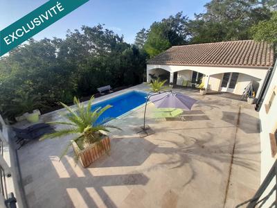 Maison - 210 m² - 11 pièces