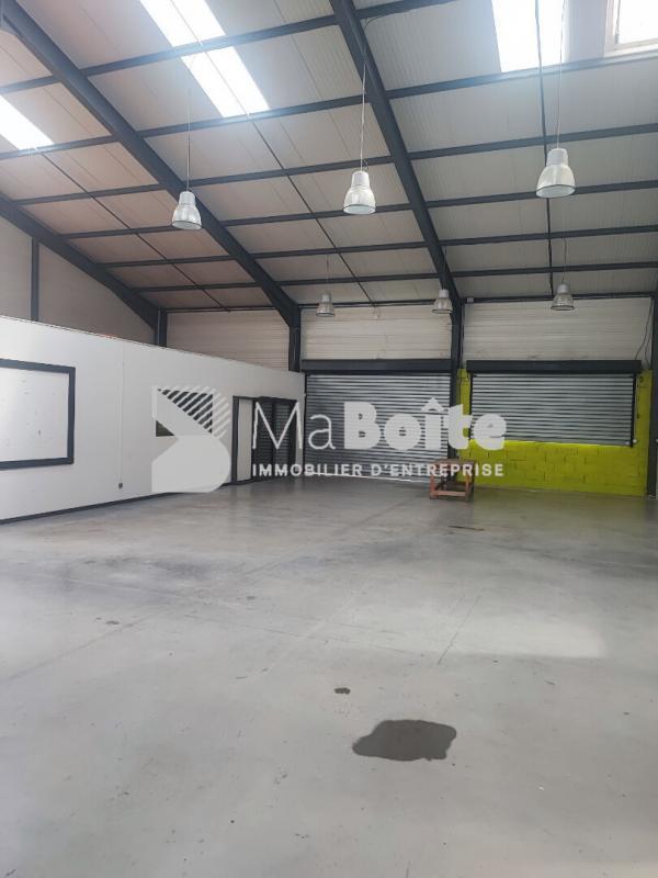 Entrepôt - 850 m²
