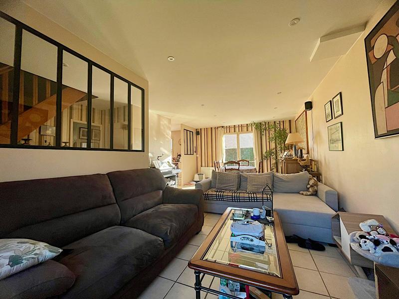 Maison - 104 m² - 5 pièces