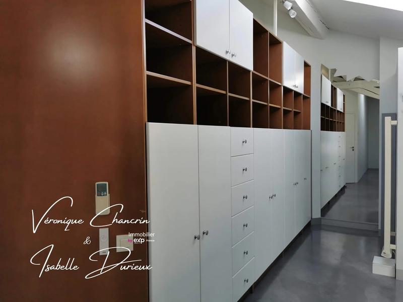 Loft - 181 m² - 5 pièces