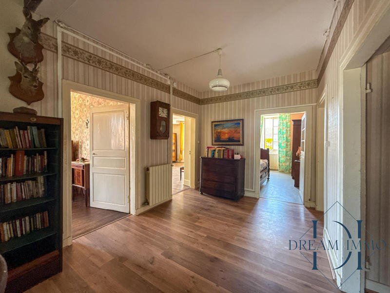 Maison - 529 m² - 18 pièces