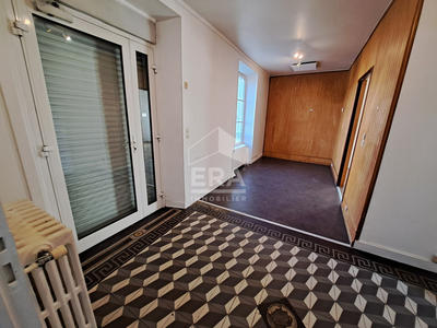 Bureau - 146 m² - 6 pièces