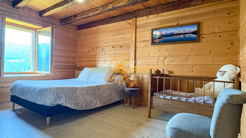 Maison - 400 m² - 10 pièces