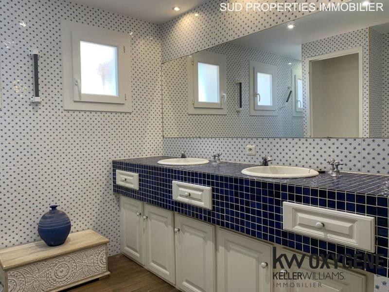 Mas - 214 m² - 8 pièces