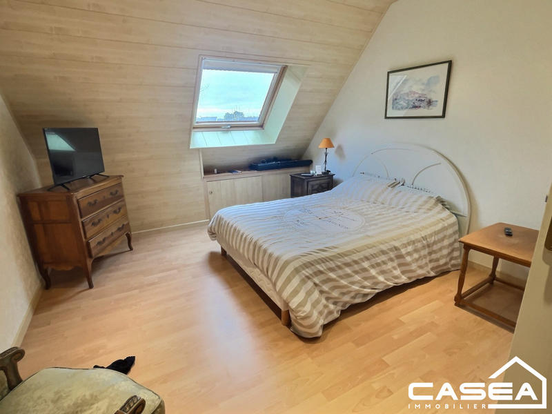 Maison - 180 m² - 5 pièces