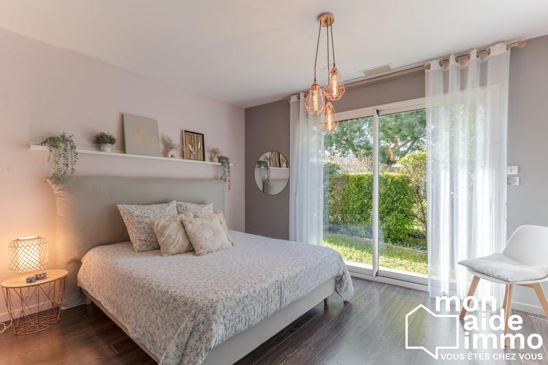 Maison contemporaine - 252 m² - 7 pièces