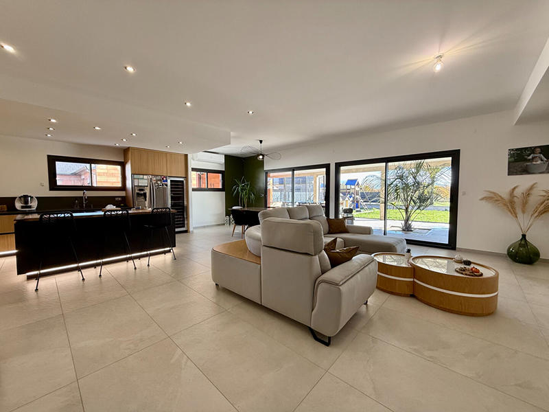 Maison - 174 m² - 6 pièces