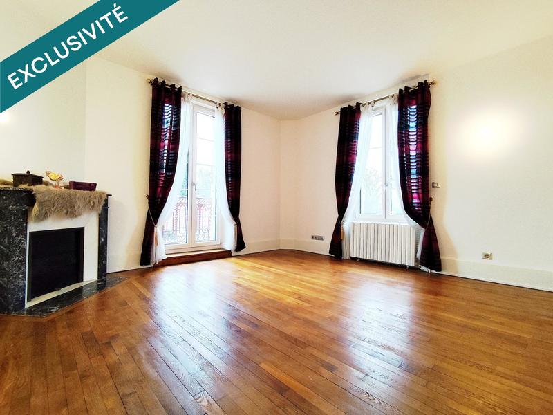 Maison - 216 m² - 9 pièces