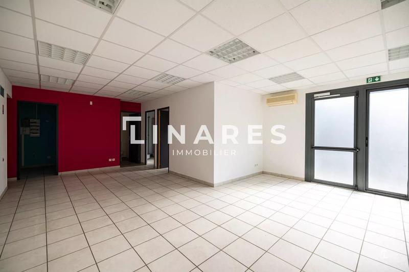 Magasins - 103 m² - 6 pièces