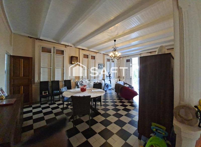 Maison - 158 m² - 9 pièces