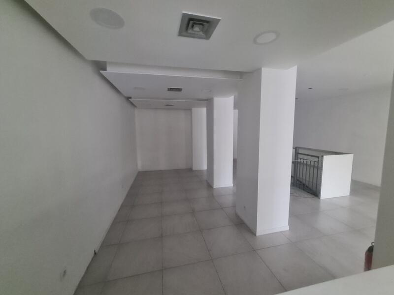 Local commercial - 137 m²