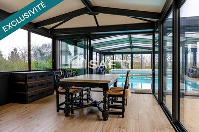 Maison - 205 m² - 8 pièces