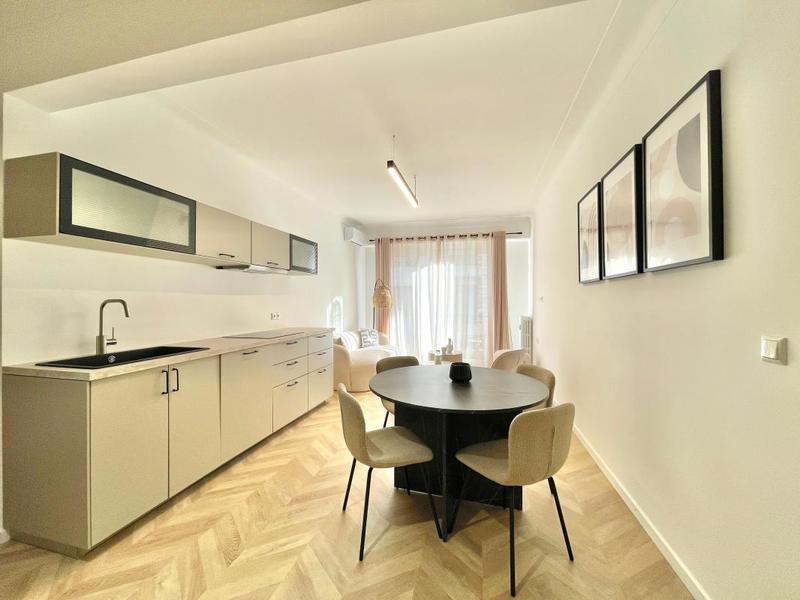 Appartement - 80 m² - 4 pièces