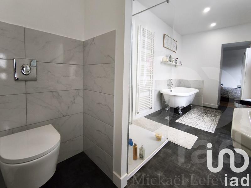 Maison de ville - 200 m² - 10 pièces