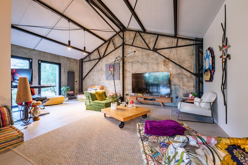 Maison - 389 m² - 10 pièces