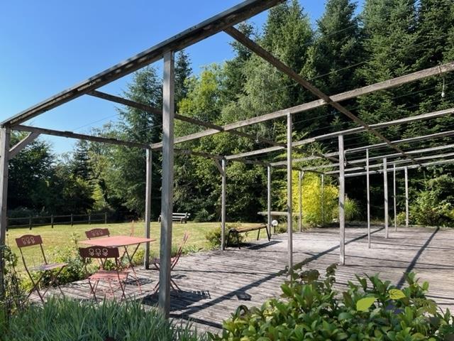 Propriété - 900 m² - 13 pièces