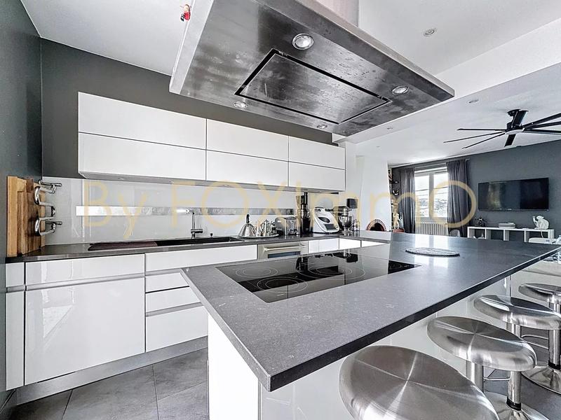 Appartement - 157 m² - 5 pièces