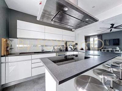 Appartement - 157 m² - 5 pièces