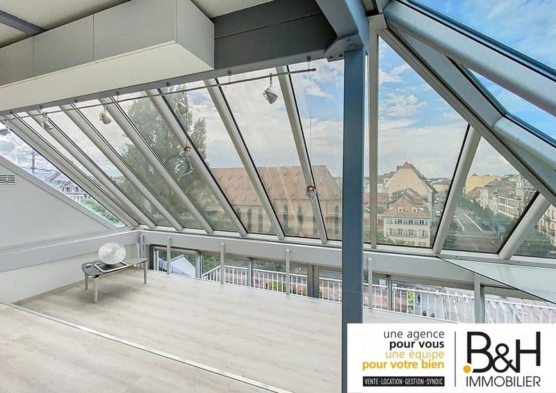 Loft - 97 m² - 6 pièces