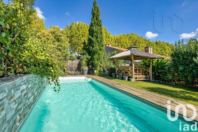 Maison - 315 m² - 10 pièces