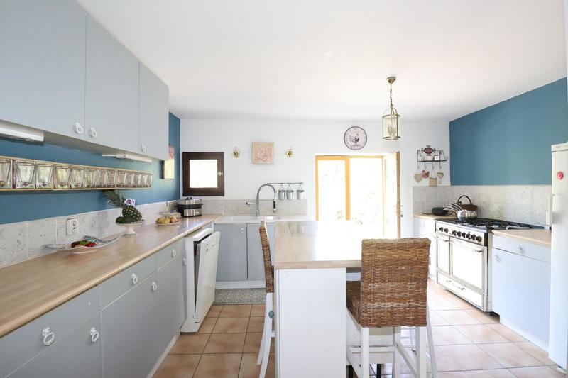 Maison - 218 m² - 8 pièces