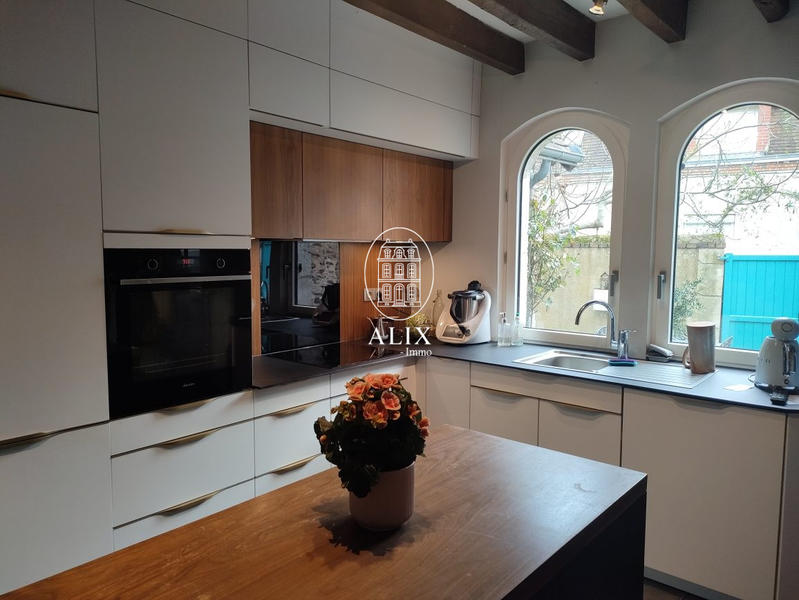 Maison ancienne - 182 m² - 6 pièces