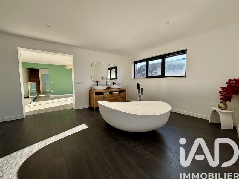 Maison de ville - 216 m² - 7 pièces