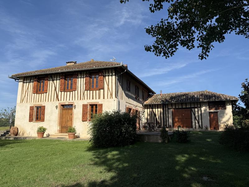 Maison ancienne - 204 m² - 7 pièces