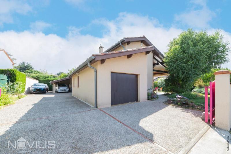 Maison - 215 m² - 9 pièces