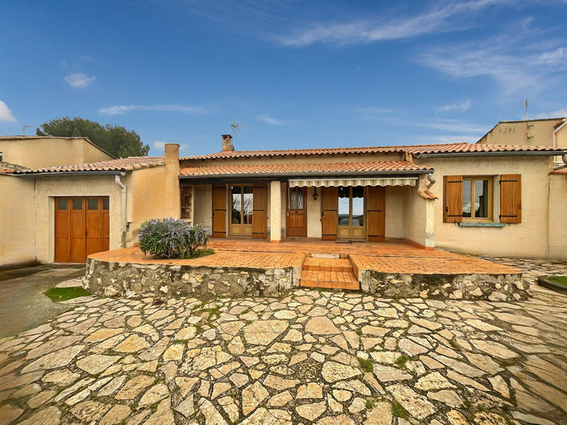 Maison - 92 m² - 5 pièces