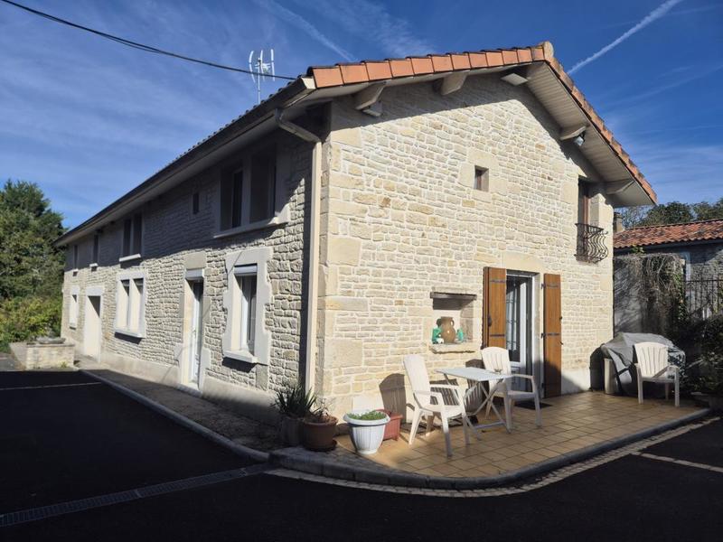 Maison - 269 m² - 7 pièces